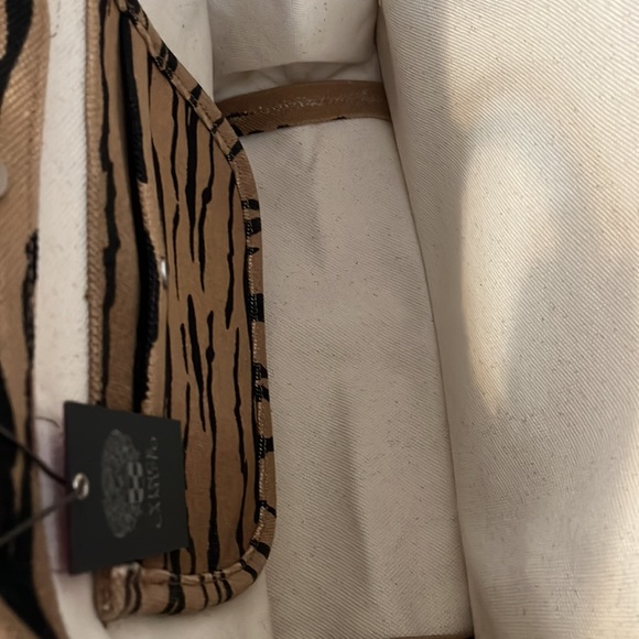 Vince Camuto tote - Picture 3 of 8